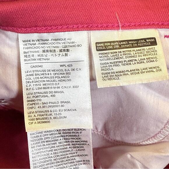 Levi's Pink Denim Bermuda Shorts. Size W30-10. In excellent condition! - Picture 7 of 9